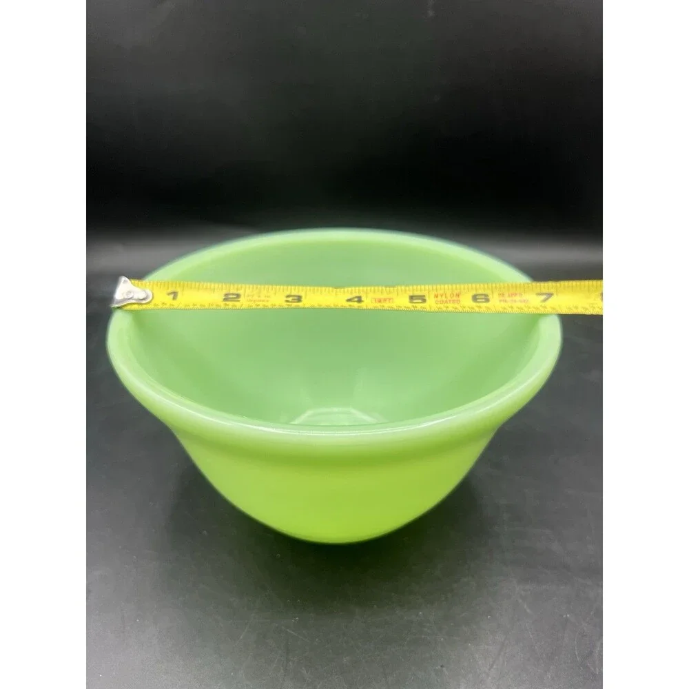 Vintage McKee Jadite Uranium Glass 4 Cup Mixing Bowl MCK UV Reactive 7”